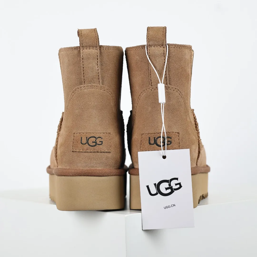 Pick up locally 💰640 Core recommendation with good price In recent years, uug has launched a series of styles, which are partially geared towards the preferences of young consumers and have also moved to the forefront of fashion trends. Shoe body material: water-repellent coated suede upper, 17mm UGGPURE™ implanted wool insole, lightweight non-slip and comfortable rubber outsole, with brand LOGO and trademark, with full packaging Size: 35 36 37 38 39 40